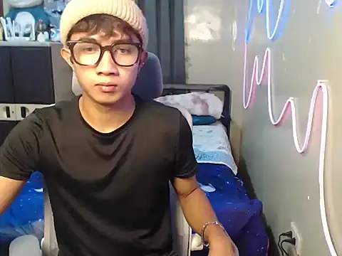 Ur hottestjonny online show from 18, 6, 2026