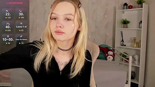 Snapshot of KianaVision chatting on 18, 12, 2025 KianaVision online show from 18, 12, 2025