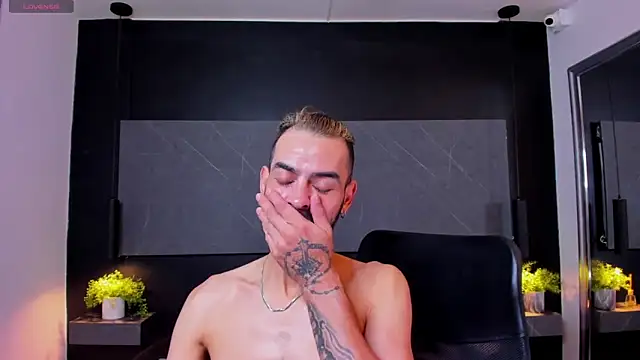 Snapshot of arcangel_harris chatting on 10, 2, 2026 arcangel harris online show from 10, 2, 2026