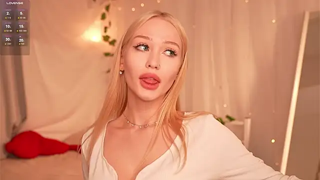 Snapshot of party_4_u chatting on 18, 12, 2025 party 4 u online show from 18, 12, 2025