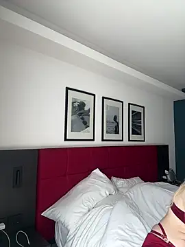 Snapshot of SunnyShiney chatting on 5, 2, 2026 SunnyShiney online show from 5, 2, 2026