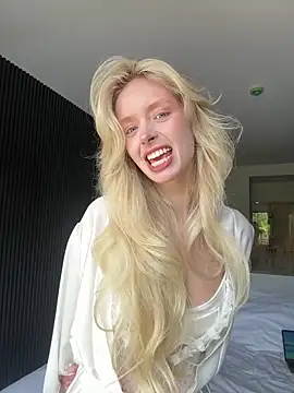 Snapshot of SunnyShiney chatting on 17, 2, 2026 SunnyShiney online show from 17, 2, 2026