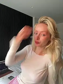 Snapshot of SunnyShiney chatting on 26, 2, 2026 SunnyShiney online show from 26, 2, 2026