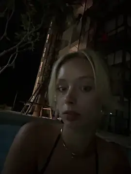 Snapshot of SunnyShiney chatting on 23, 3, 2026 SunnyShiney online show from 23, 3, 2026