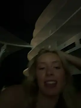 Snapshot of SunnyShiney chatting on 31, 3, 2026 SunnyShiney online show from 31, 3, 2026