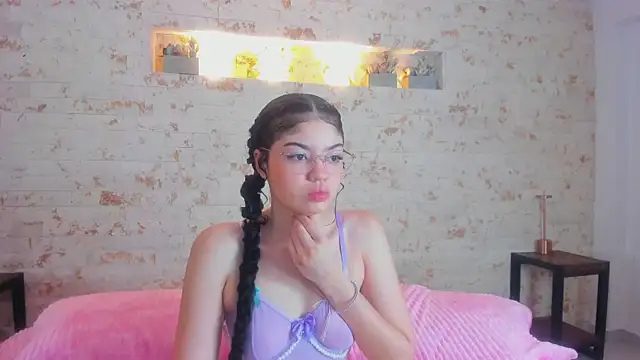 chloe cortez online show from 23, 5, 2026