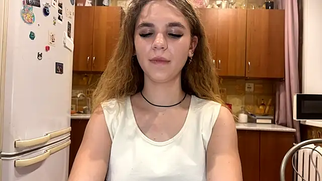 Snapshot of DiedraGlackin chatting on 18, 12, 2025 DiedraGlackin online show from 18, 12, 2025