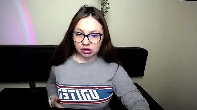 Snapshot of LiliaErmi chatting on 24, 4, 2026 LiliaErmi online show from 24, 4, 2026