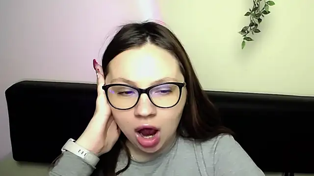 Snapshot of LiliaErmi chatting on 25, 4, 2026 LiliaErmi online show from 25, 4, 2026