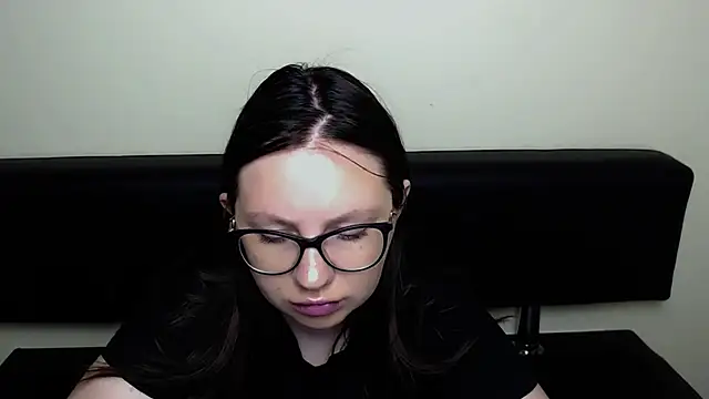 Snapshot of LiliaErmi chatting on 27, 5, 2026 LiliaErmi online show from 27, 5, 2026