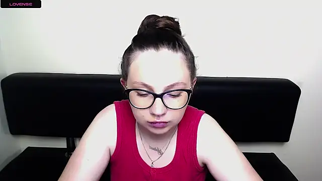 Snapshot of LiliaErmi chatting on 26, 6, 2026 LiliaErmi online show from 26, 6, 2026