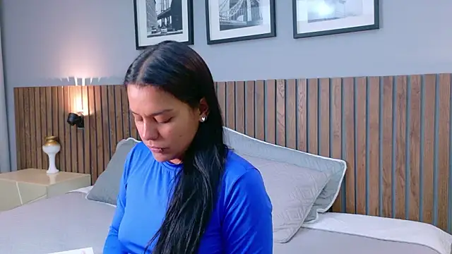 Mia Bellefort online show from 14, 2, 2026