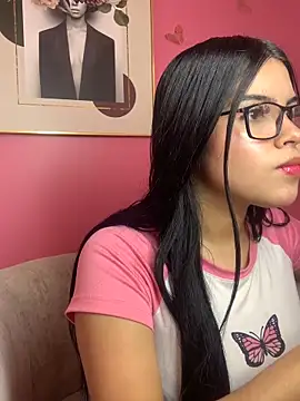 PrettyDafnne online show from 15, 12, 2025