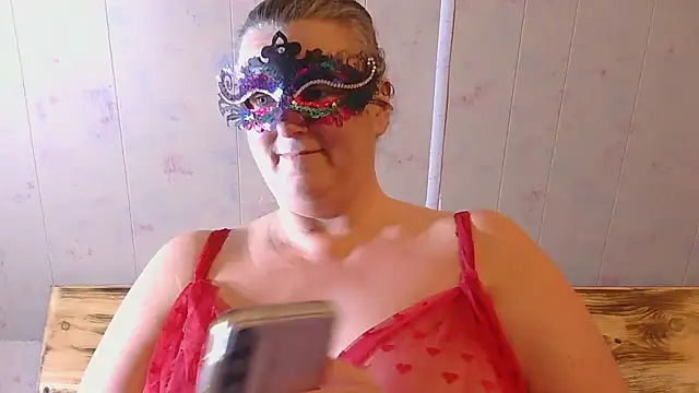 MommaBear5676 online show from 12, 1, 2026