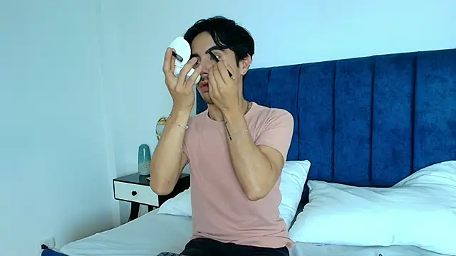 Snapshot of Ethan_Briggs chatting on 20, 12, 2025 Ethan Briggs online show from 20, 12, 2025