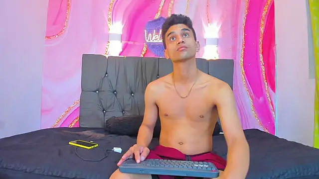 Snapshot of Hot_Boys_69 chatting on 15, 12, 2025 Hot Boys 69 online show from 15, 12, 2025