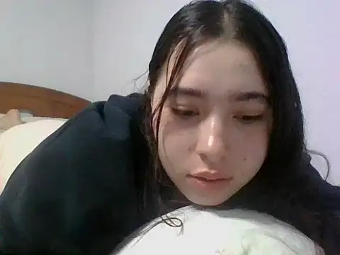 Snapshot of Anni_00001 chatting on 14, 12, 2025 Anni 00001 online show from 14, 12, 2025