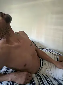 Snapshot of faces818 chatting on 15, 4, 2026 faces818 online show from 15, 4, 2026