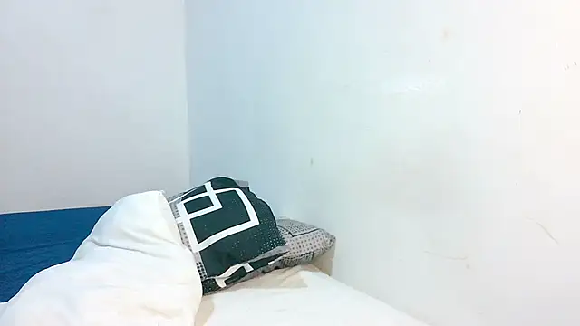 Snapshot of Sthefanyx2 chatting on 2, 4, 2026 Sthefanyx2 online show from 2, 4, 2026