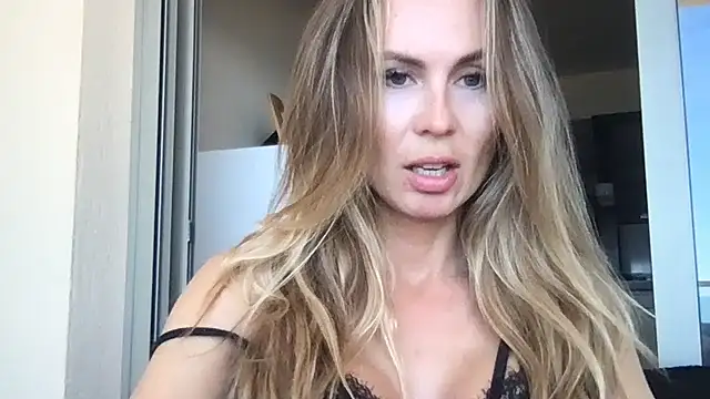 Snapshot of LeMilf chatting on 20, 5, 2026 LeMilf online show from 20, 5, 2026