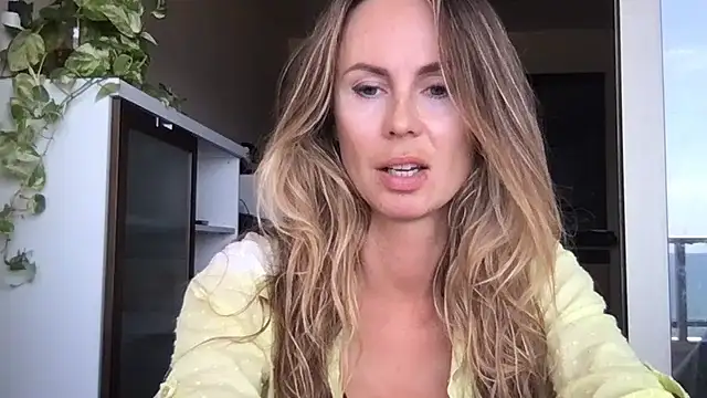 Snapshot of LeMilf chatting on 17, 6, 2026 LeMilf online show from 17, 6, 2026