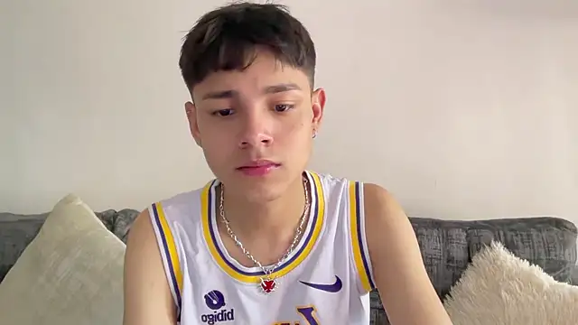 Snapshot of Andy_Belier23 chatting on 6, 4, 2026 Andy Belier23 online show from 6, 4, 2026