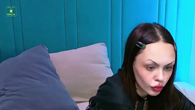 Snapshot of MonicaHoffman chatting on 17, 12, 2025 MonicaHoffman online show from 17, 12, 2025