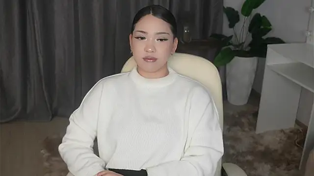 AyannaMilian online show from 19, 12, 2025