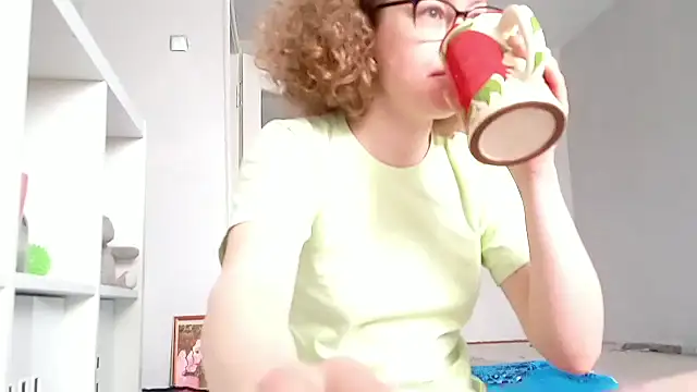Snapshot of Alice_newhome chatting on 28, 4, 2026 Alice newhome online show from 28, 4, 2026