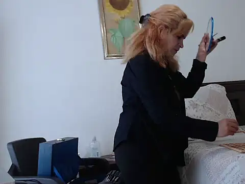 evelynsmithco online show from 21, 12, 2025