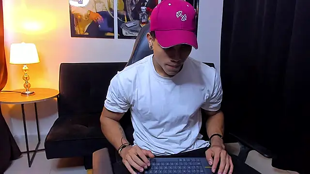 Snapshot of Dustyn_Michelle1 chatting on 5, 2, 2026 Dustyn Michelle1 online show from 5, 2, 2026