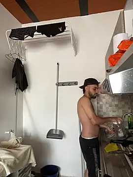 Snapshot of jamess_0 chatting on 18, 4, 2026 jamess 0 online show from 18, 4, 2026