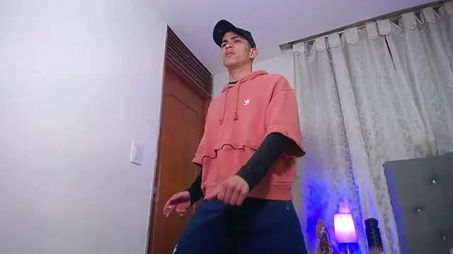 Snapshot of TOMBOYSEXX chatting on 4, 4, 2026 TOMBOYSEXX online show from 4, 4, 2026