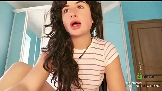Snapshot of DeaAthena chatting on 18, 7, 2026 DeaAthena online show from 18, 7, 2026