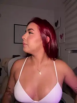 Snapshot of Zarahs_Blare1 chatting on 16, 12, 2025 Zarahs Blare1 online show from 16, 12, 2025