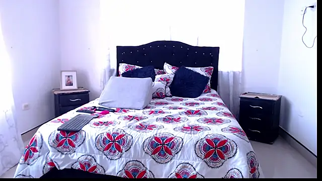 Snapshot of Naomy_Mature chatting on 1, 4, 2026 Naomy Mature online show from 1, 4, 2026