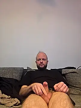 Snapshot of SoftishInflow chatting on 14, 12, 2025 SoftishInflow online show from 14, 12, 2025