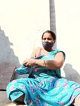 Snapshot of Shreya_pandit chatting on 15, 1, 2026 Shreya pandit online show from 15, 1, 2026