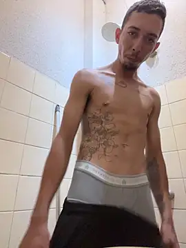 Snapshot of EnjoymentRapha chatting on 19, 12, 2025 EnjoymentRapha online show from 19, 12, 2025