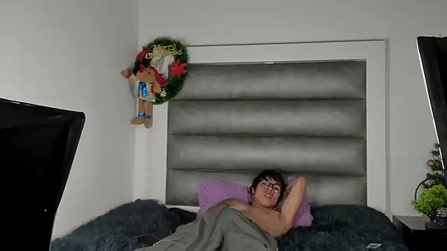 Snapshot of demionix_js chatting on 16, 12, 2025 demionix js online show from 16, 12, 2025