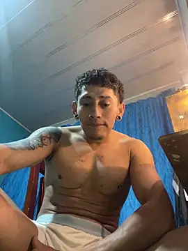 Cami-Red97 online show from 15, 12, 2025