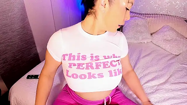Snapshot of AntonellaFerrerr_1 chatting on 22, 4, 2026 AntonellaFerrerr 1 online show from 22, 4, 2026