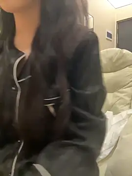 Snapshot of mengmeng776 chatting on 8, 4, 2026 mengmeng776 online show from 8, 4, 2026