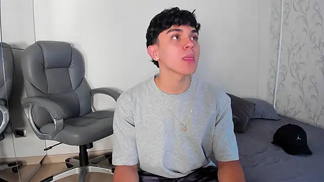  TaylorBlack online show from 4, 4, 2026