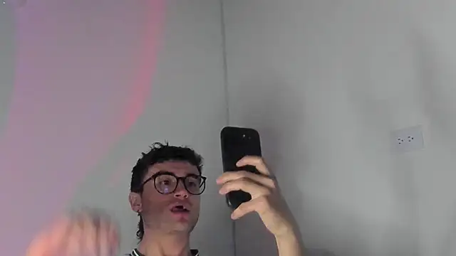 Snapshot of charlie_dicker chatting on 15, 3, 2026 charlie dicker online show from 15, 3, 2026