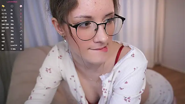 Snapshot of KarmenRasey chatting on 12, 4, 2026 KarmenRasey online show from 12, 4, 2026