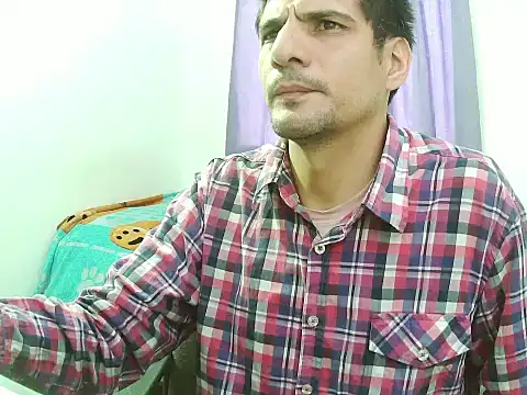 Snapshot of Adam_Arango chatting on 17, 12, 2025 Adam Arango online show from 17, 12, 2025