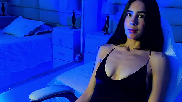 Snapshot of KhloeTyler chatting on 17, 12, 2025 KhloeTyler online show from 17, 12, 2025