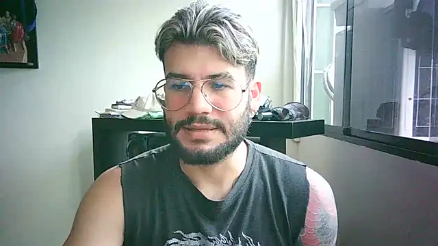Snapshot of thedragonboyxxx chatting on 7, 4, 2026 thedragonboyxxx online show from 7, 4, 2026