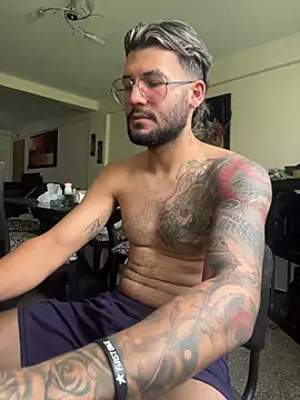 Snapshot of thedragonboyxxx chatting on 20, 4, 2026 thedragonboyxxx online show from 20, 4, 2026